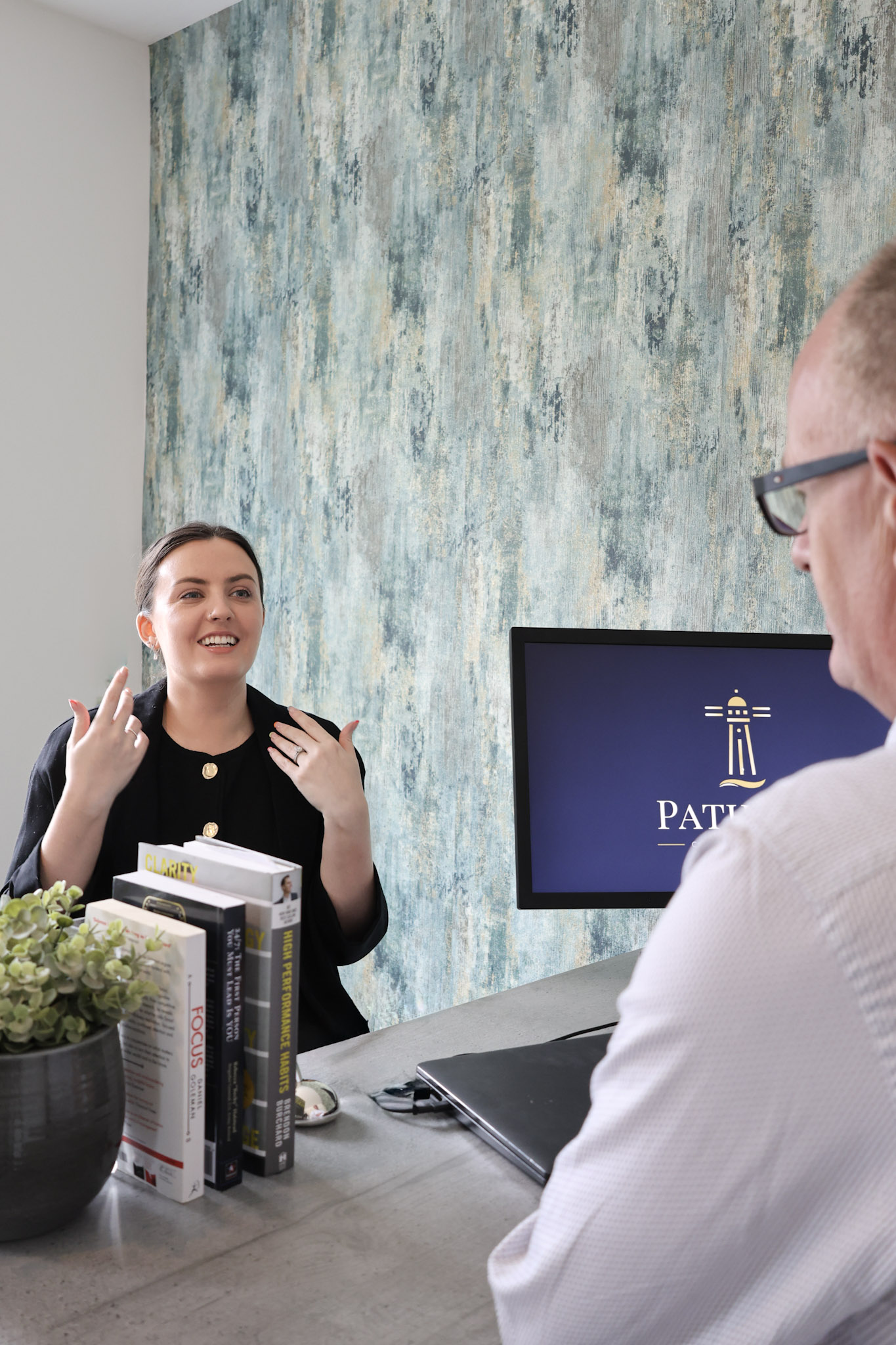 An image of executive coaching session with Pathway Coaching & Consulting